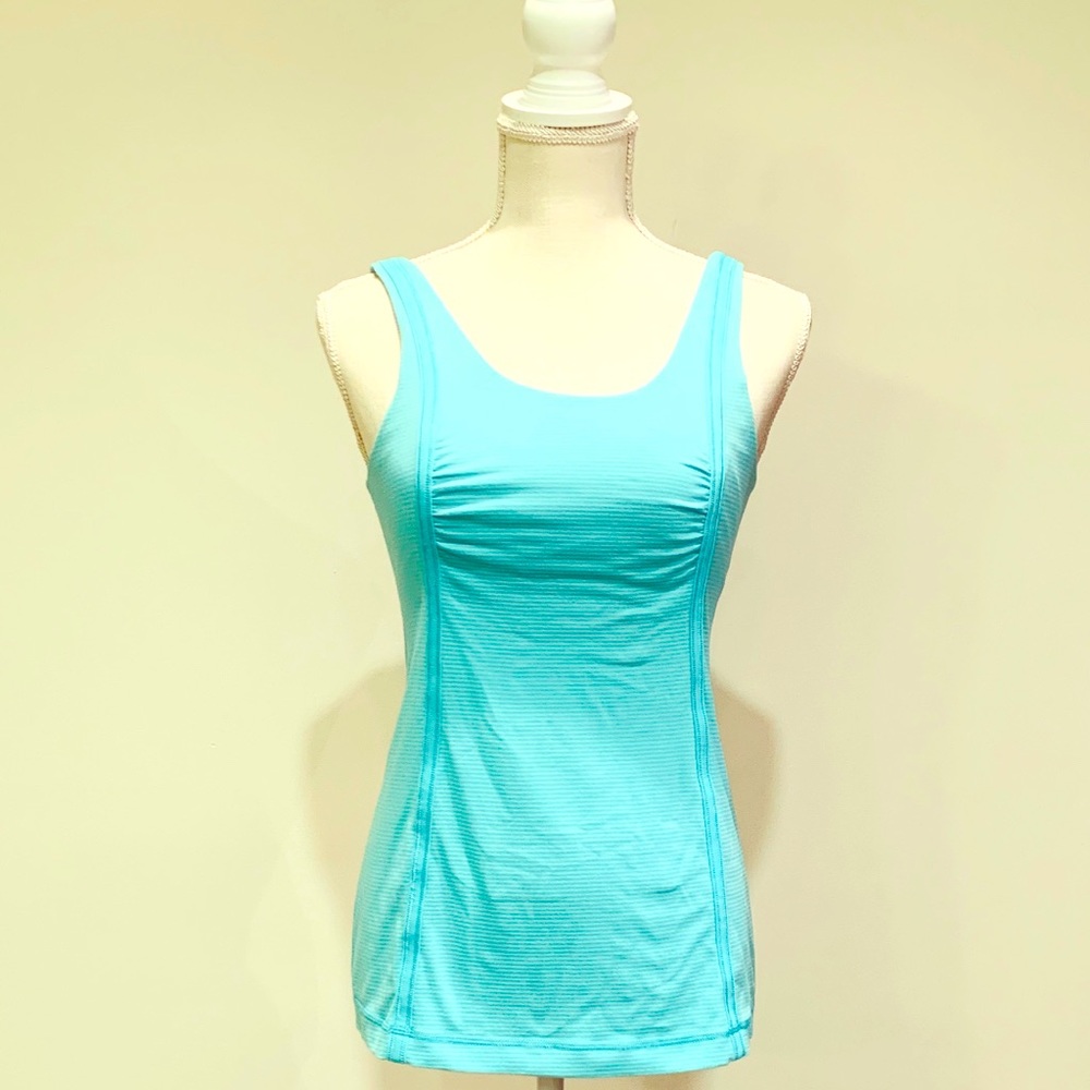 LULULEMON ATHLETIC TOP FLATTERING LONG LENGTH!